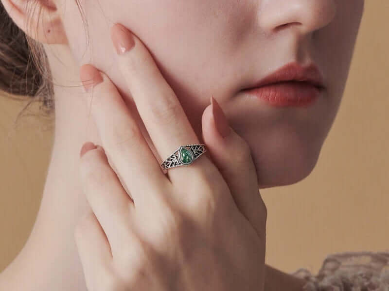 Earthy Elegance: Moss Agate Ring